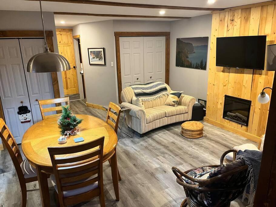Appartement Mont Edouard, Hebergement Paisible A La Montagne LʼAnse-Saint-Jean Екстериор снимка