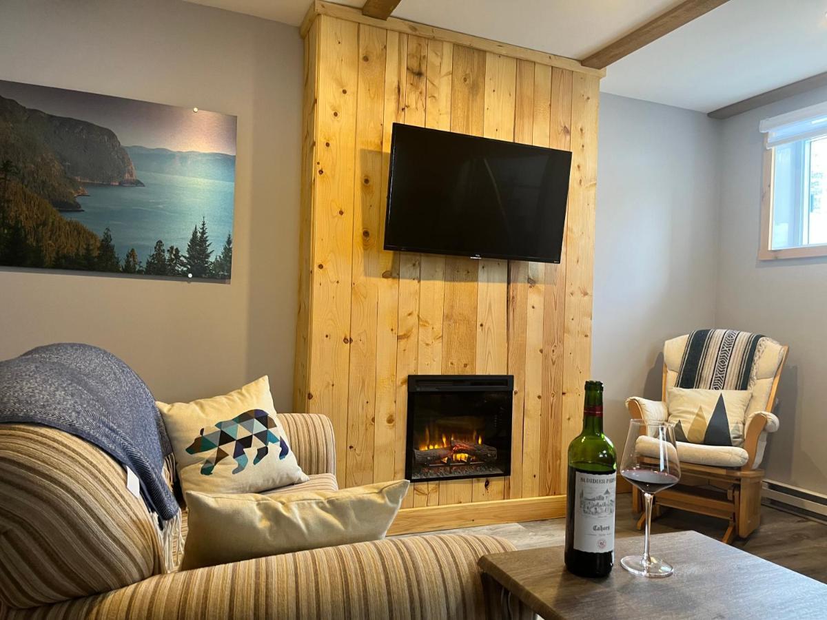 Appartement Mont Edouard, Hebergement Paisible A La Montagne LʼAnse-Saint-Jean Екстериор снимка