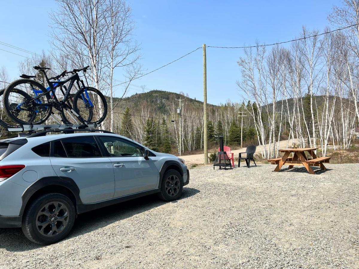 Appartement Mont Edouard, Hebergement Paisible A La Montagne LʼAnse-Saint-Jean Екстериор снимка