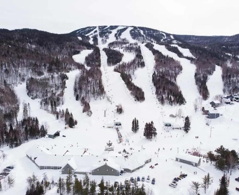 Appartement Mont Edouard, Hebergement Paisible A La Montagne LʼAnse-Saint-Jean Екстериор снимка